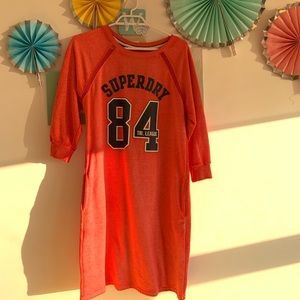 Summery knee length dress for the sporty and chic lol at the same time. 🥰